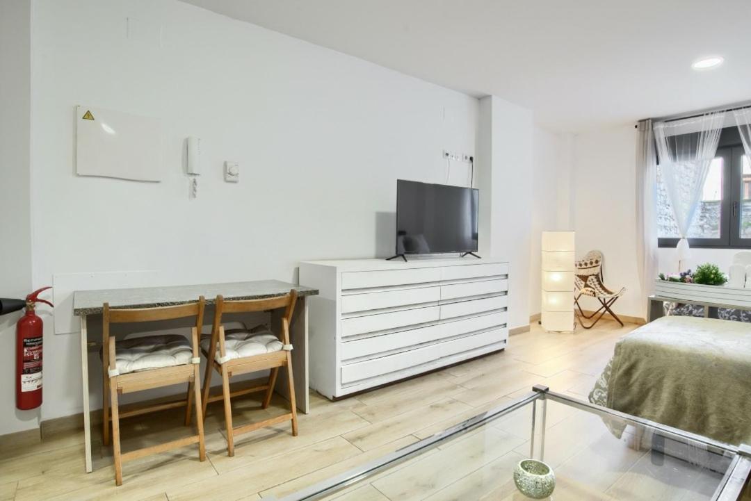 Apartamentos Turisticos Plaza San Juan 2 Тудела Екстериор снимка