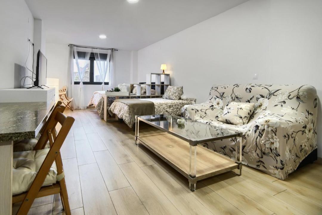 Apartamentos Turisticos Plaza San Juan 2 Тудела Екстериор снимка